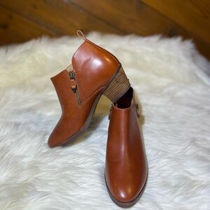 Vionic Leather Ankle Boots